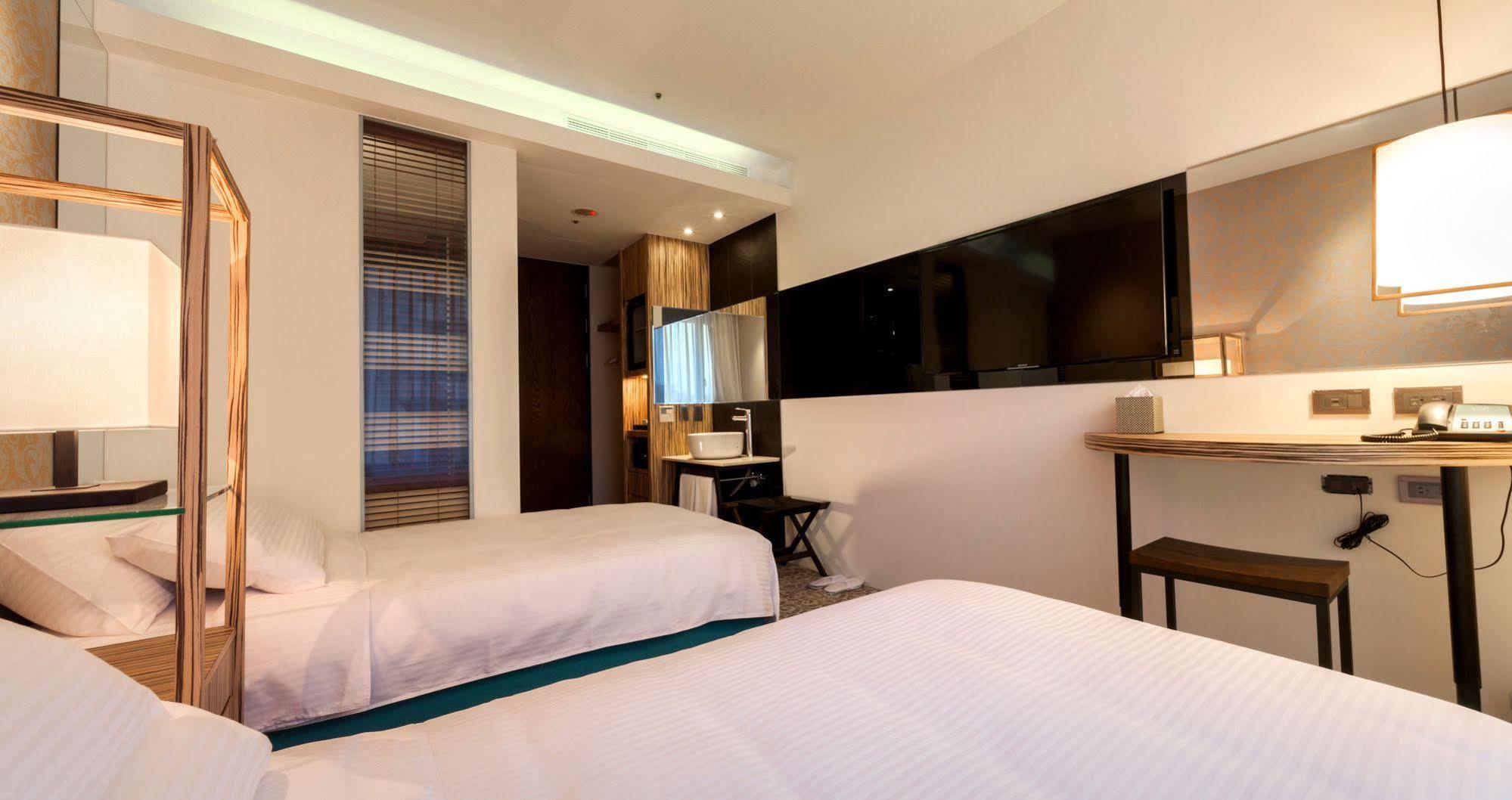 Lacle Hotel-Luzhou Taipei Exterior photo