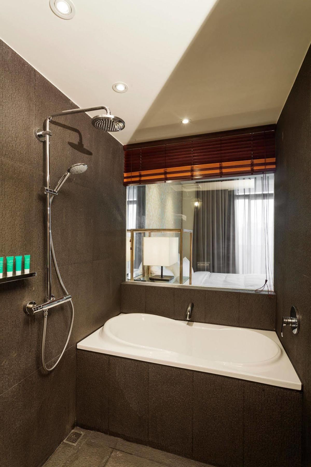 Lacle Hotel-Luzhou Taipei Exterior photo